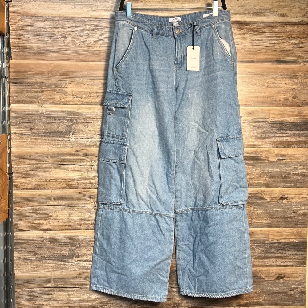 Forever 21 Women's Cargo Jeans Light Wash Straight Leg Relaxed NWT